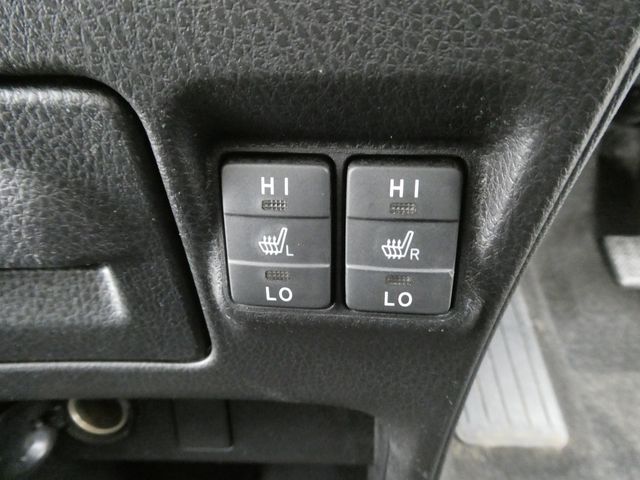 VOXY HYBRID