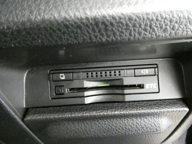 VOXY HYBRID