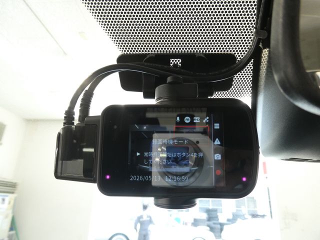 VOXY HYBRID