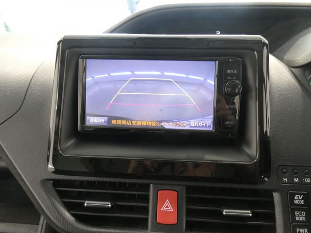 VOXY HYBRID