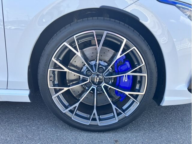 VOLKSWAGEN GOLF R VARIANT