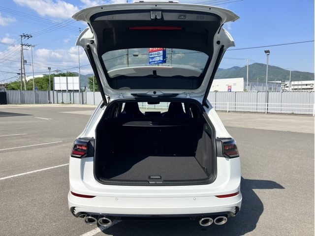VOLKSWAGEN GOLF R VARIANT