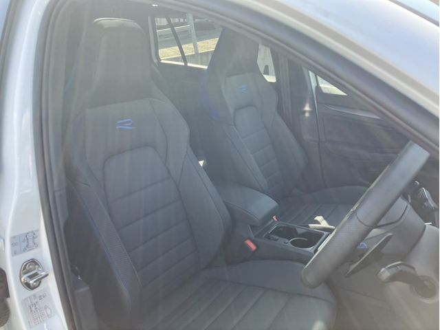 VOLKSWAGEN GOLF R VARIANT