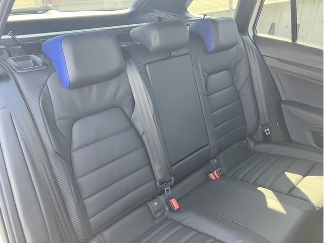 VOLKSWAGEN GOLF R VARIANT