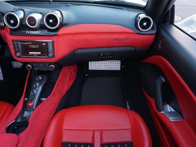 FERRARI California T