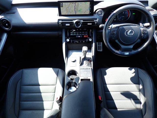 LEXUS IS300h
