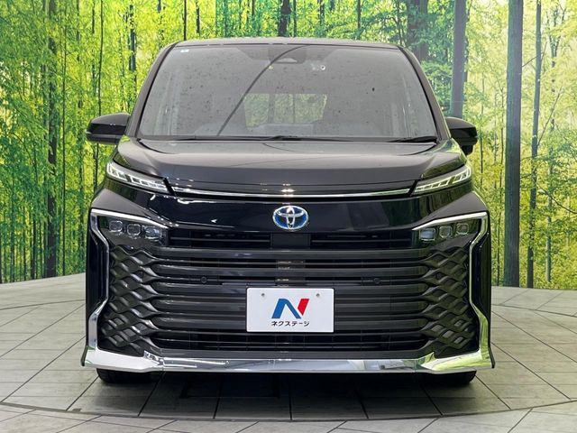 VOXY HYBRID