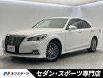 CROWN sedan