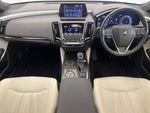 CROWN sedan hybrid