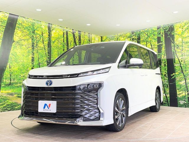 VOXY HYBRID