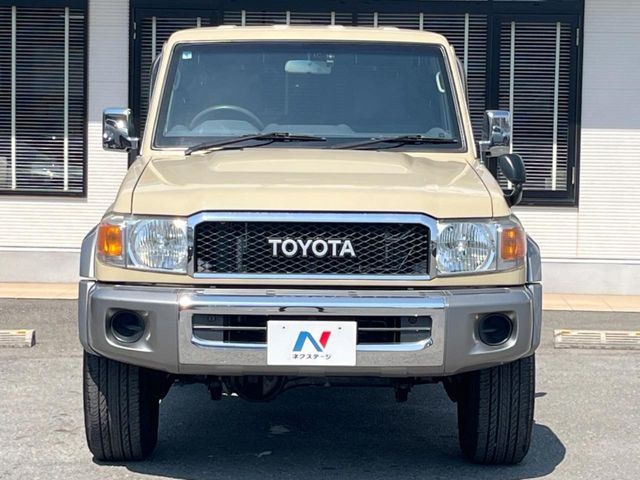 LANDCRUISER van