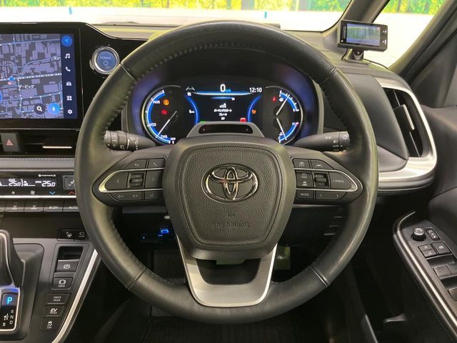 VOXY HYBRID