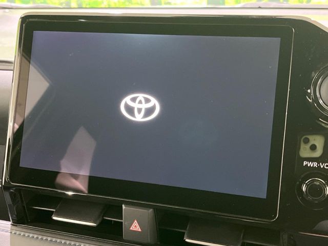 VOXY HYBRID