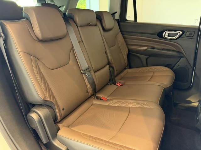 JEEP COMMANDER