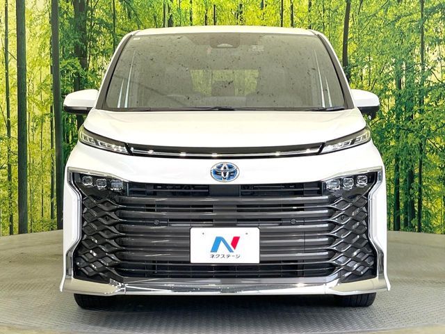 VOXY HYBRID