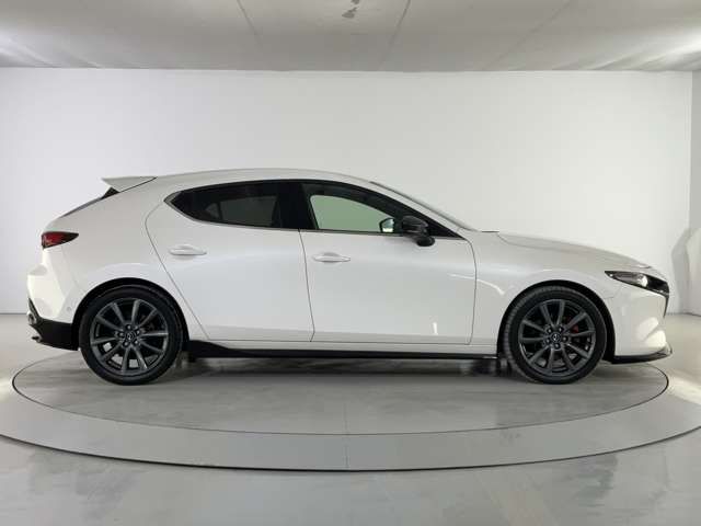 MAZDA3 FASTBACK