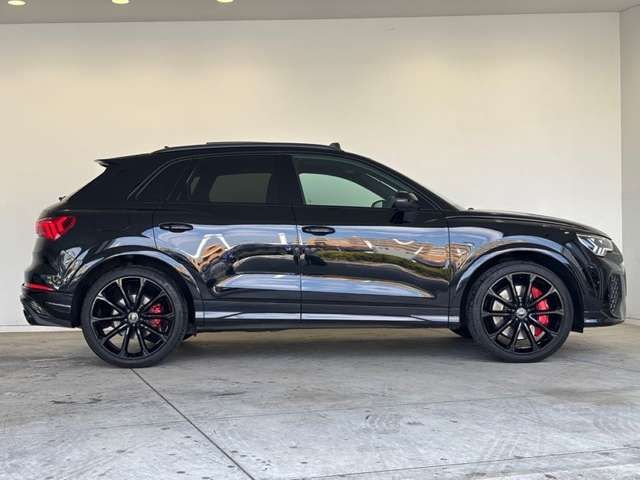 AUDI RS Q3