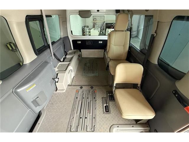 NV350 CARAVAN 4WD