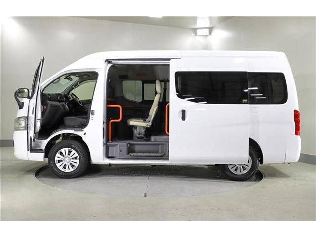 NV350 CARAVAN 4WD