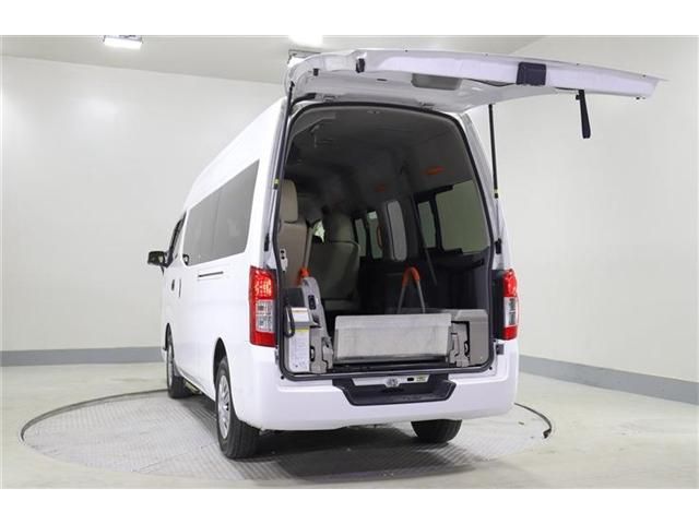 NV350 CARAVAN 4WD