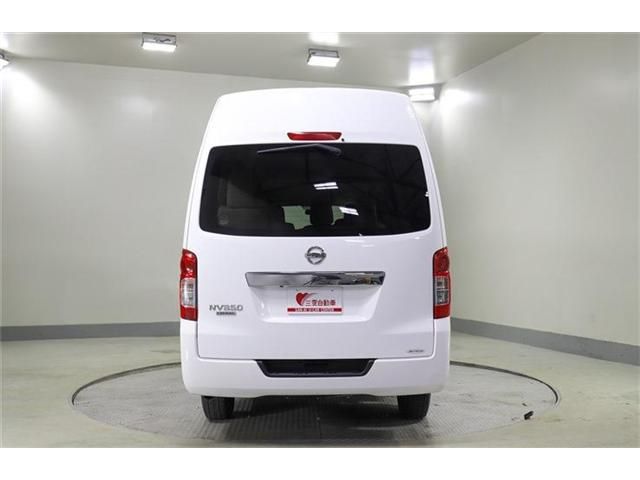 NV350 CARAVAN 4WD