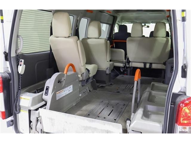 NV350 CARAVAN 4WD