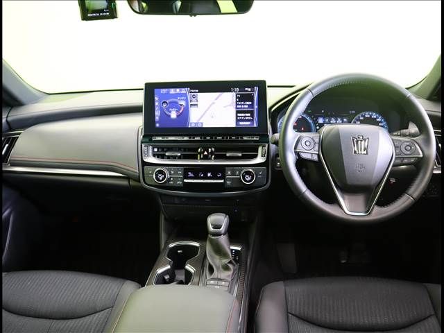 CROWN sedan hybrid