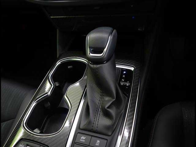 CROWN sedan hybrid