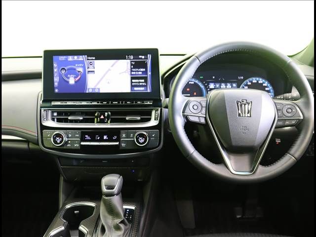 CROWN sedan hybrid