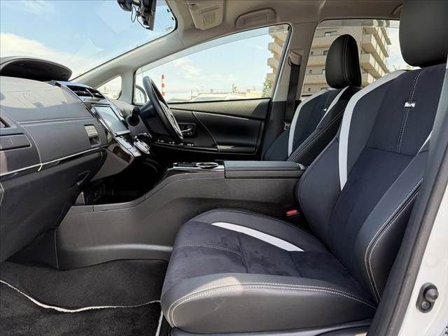 PRIUS Alpha