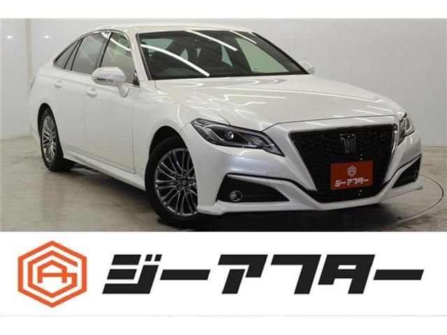 CROWN sedan hybrid
