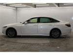 CROWN sedan hybrid