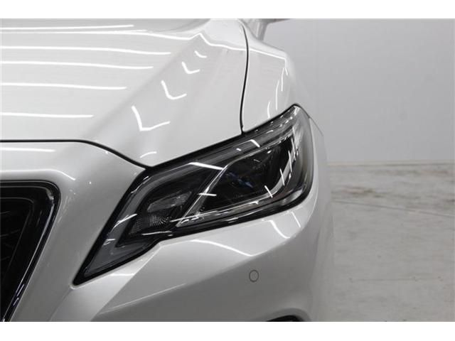 CROWN sedan hybrid