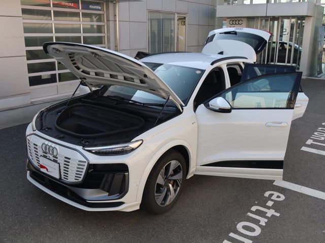 AUDI Q6 e-tron