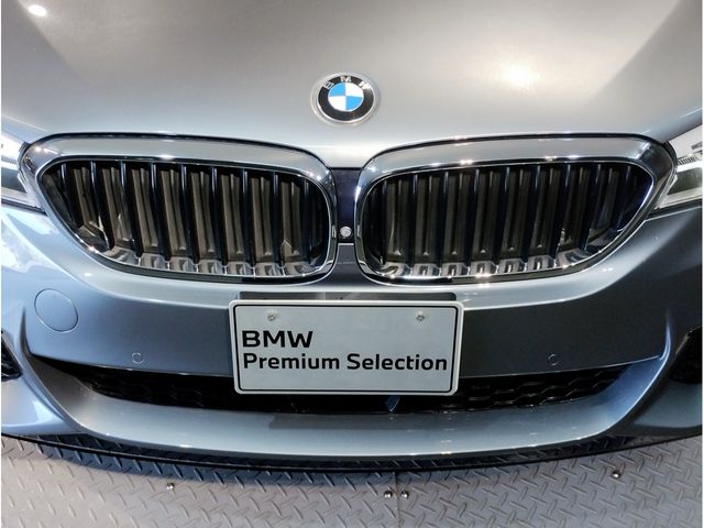 BMW 5 Series sedan