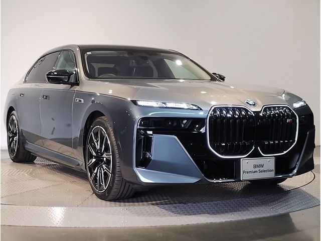 BMW i7