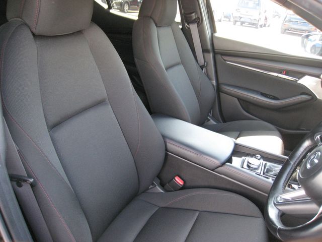 MAZDA3 FASTBACK