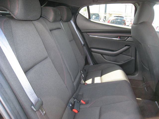 MAZDA3 FASTBACK