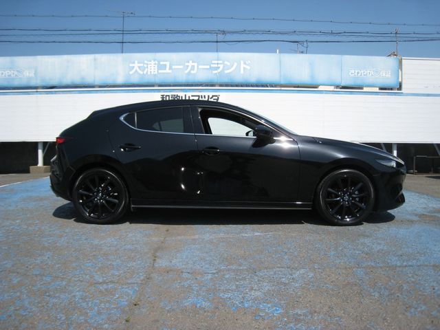 MAZDA3 FASTBACK
