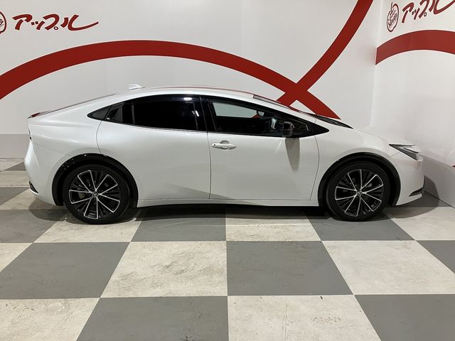 PRIUS 4WD