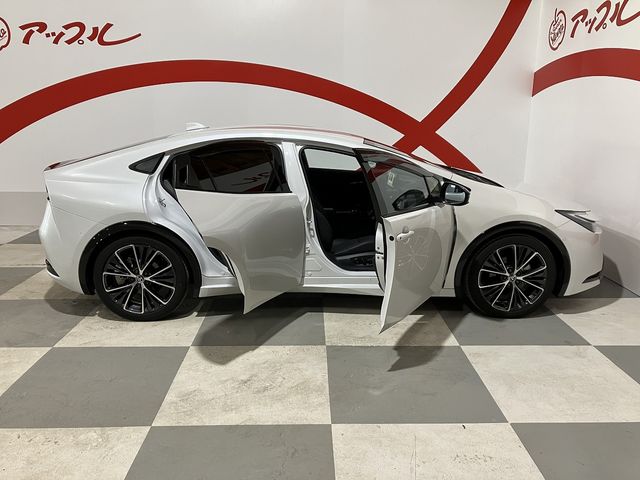 PRIUS 4WD