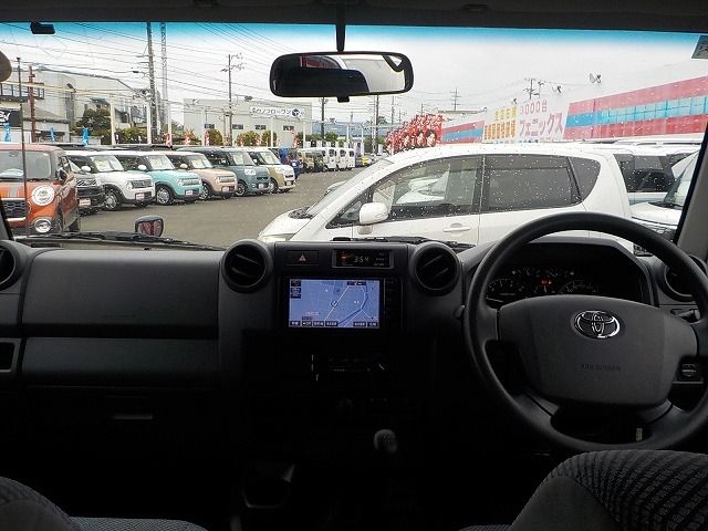 LANDCRUISER van