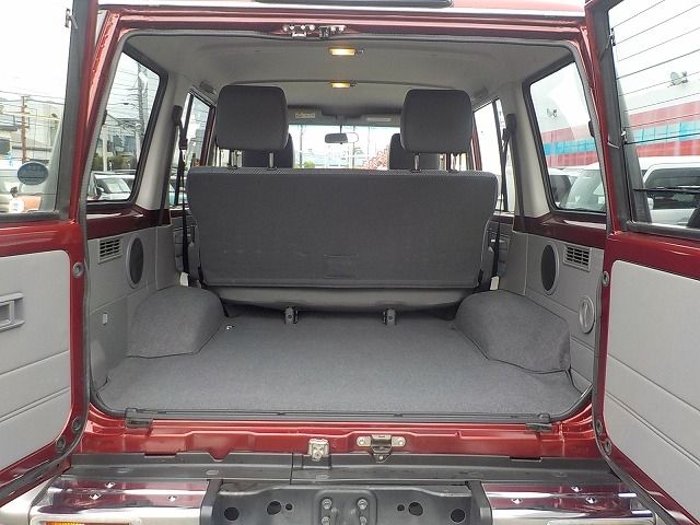 LANDCRUISER van