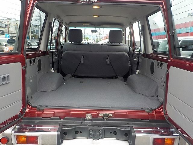 LANDCRUISER van