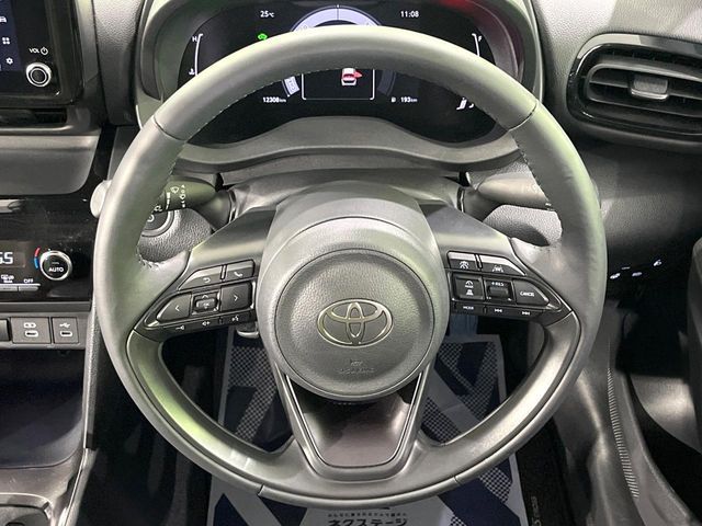 YARIS CROSS HYBRID