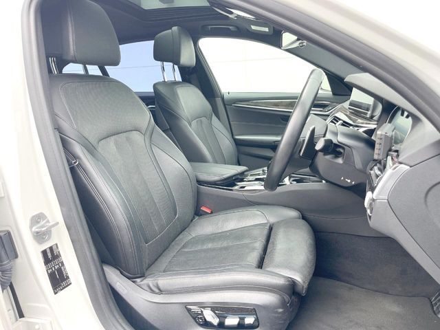 BMW 5 Series sedan