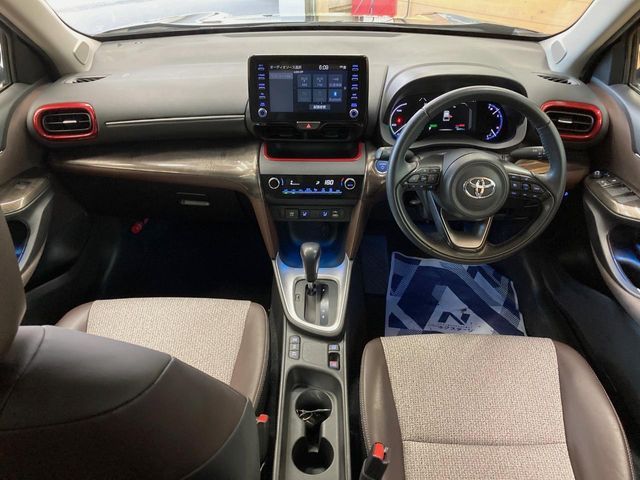 YARIS CROSS HYBRID
