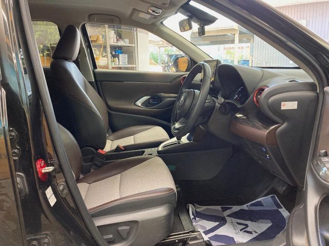 YARIS CROSS HYBRID