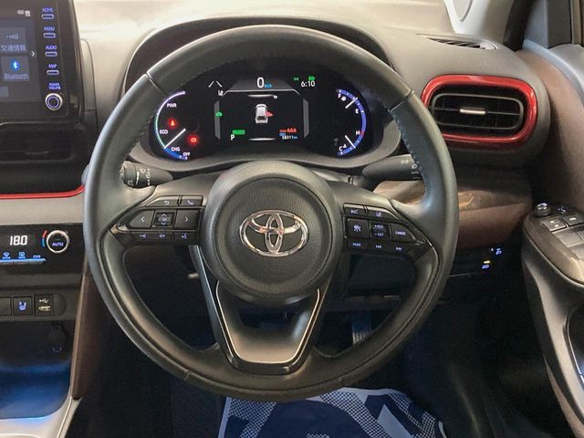 YARIS CROSS HYBRID
