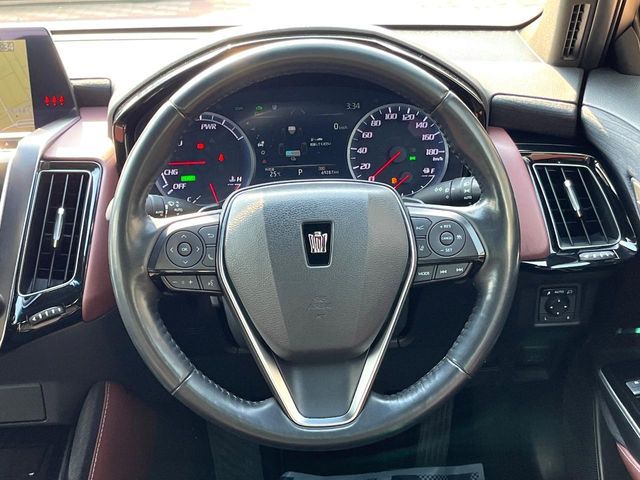 CROWN sedan hybrid